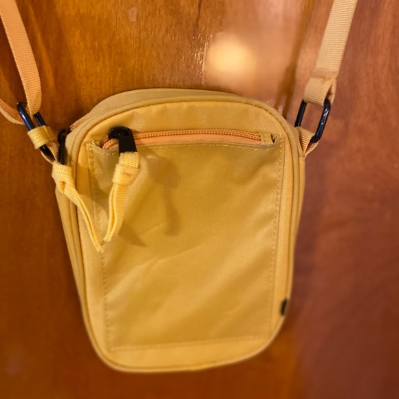 Urban Outfitter Vibrant Yellow Crossbody - Picture 2 of 4
